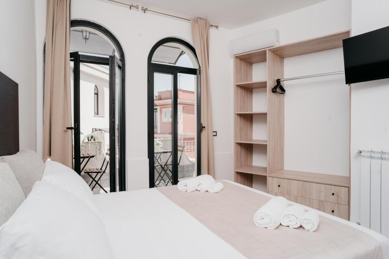 Il Cortile By Vista Napoli Aparthotel Exterior photo